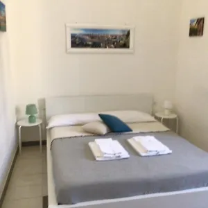 https://a-due-passi-da-giulietta-casa-montecchi.hotelinveneto.com